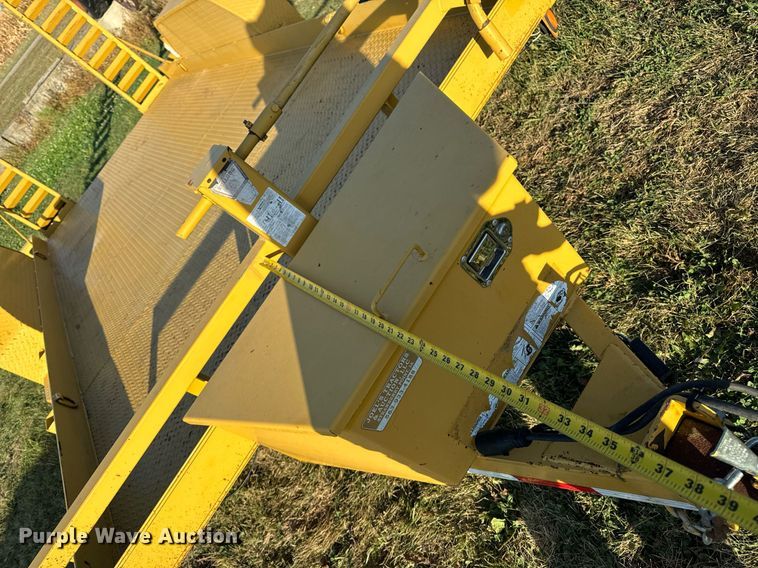 image for item EG6762 2009 Load Trail LTD equipment trailer