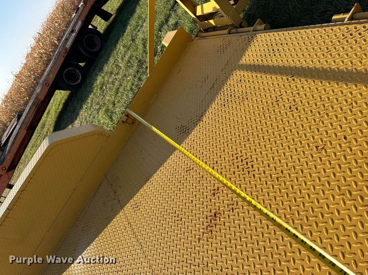 image for item EG6762 2009 Load Trail LTD equipment trailer