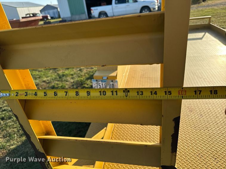 image for item EG6762 2009 Load Trail LTD equipment trailer