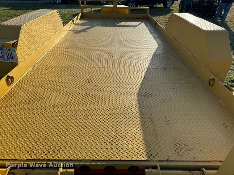 image for item EG6762 2009 Load Trail LTD equipment trailer