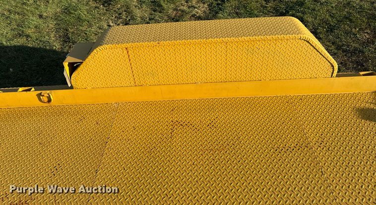 image for item EG6762 2009 Load Trail LTD equipment trailer