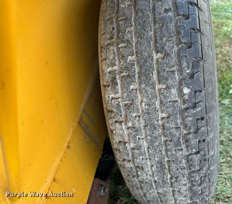 image for item EG6762 2009 Load Trail LTD equipment trailer