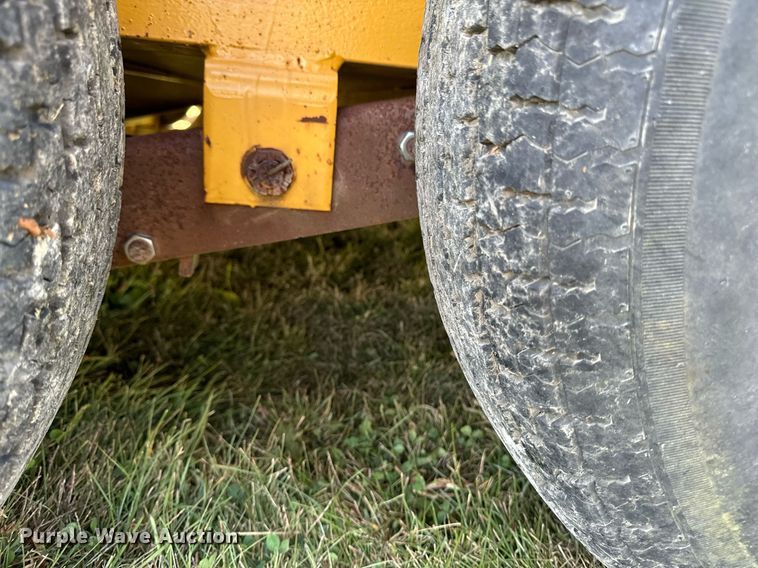 image for item EG6762 2009 Load Trail LTD equipment trailer