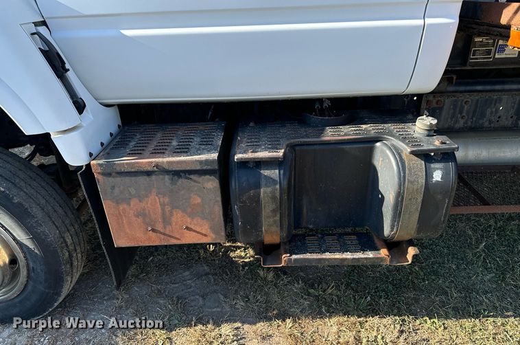 image for item EG6766 2000 Chevrolet C6500 rollback truck