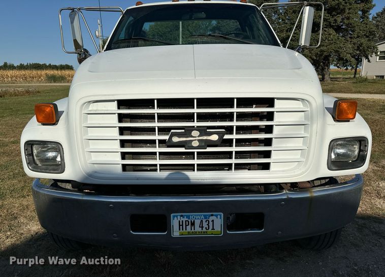 image for item EG6766 2000 Chevrolet C6500 rollback truck
