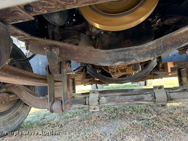 image for item EG6766 2000 Chevrolet C6500 rollback truck