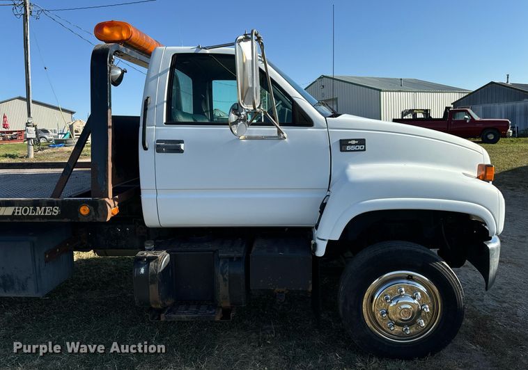 image for item EG6766 2000 Chevrolet C6500 rollback truck