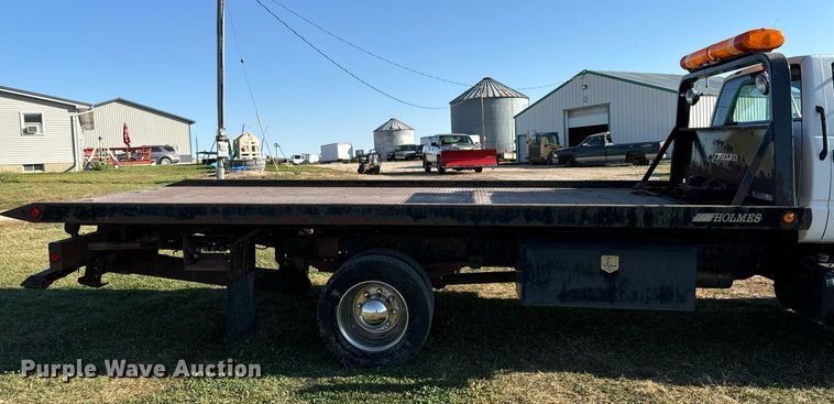 image for item EG6766 2000 Chevrolet C6500 rollback truck