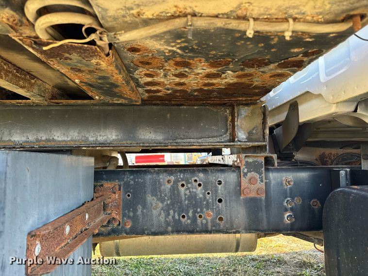 image for item EG6766 2000 Chevrolet C6500 rollback truck