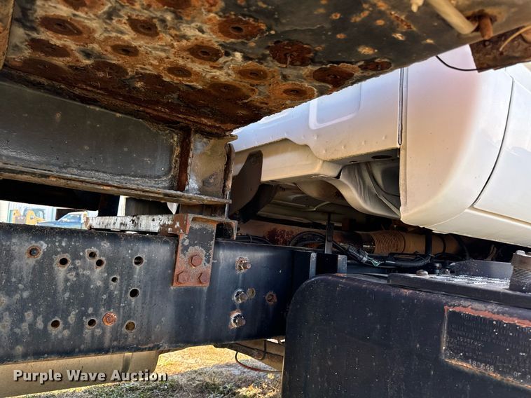 image for item EG6766 2000 Chevrolet C6500 rollback truck