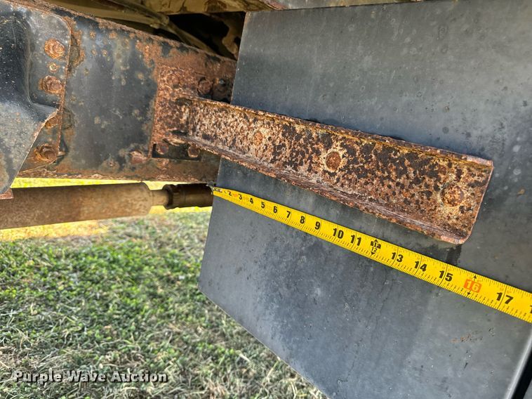 image for item EG6766 2000 Chevrolet C6500 rollback truck