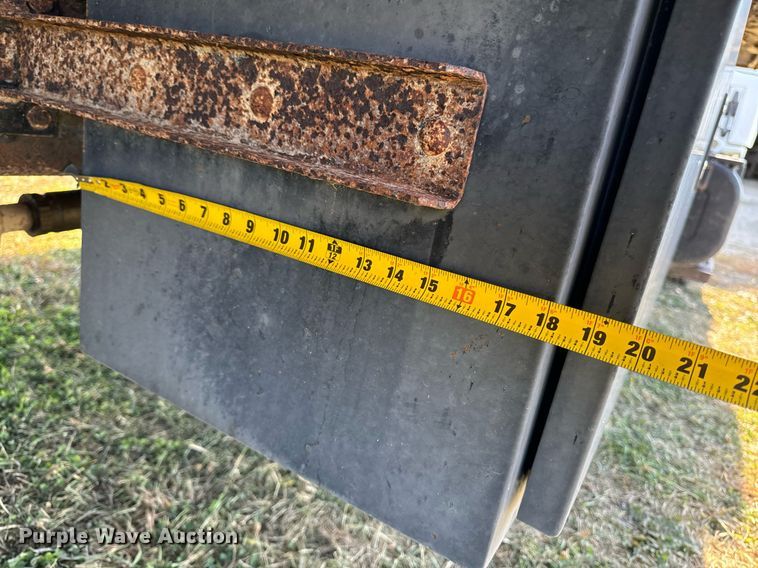 image for item EG6766 2000 Chevrolet C6500 rollback truck