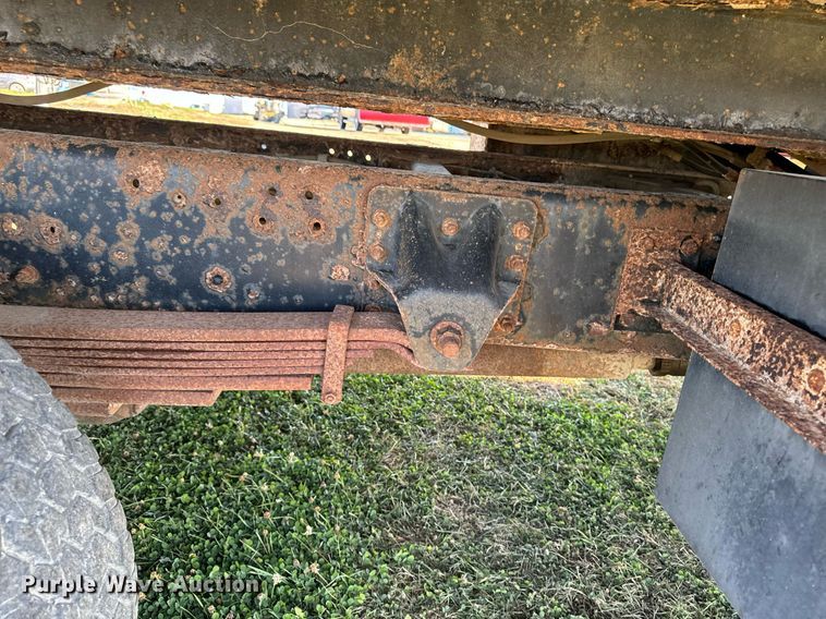 image for item EG6766 2000 Chevrolet C6500 rollback truck