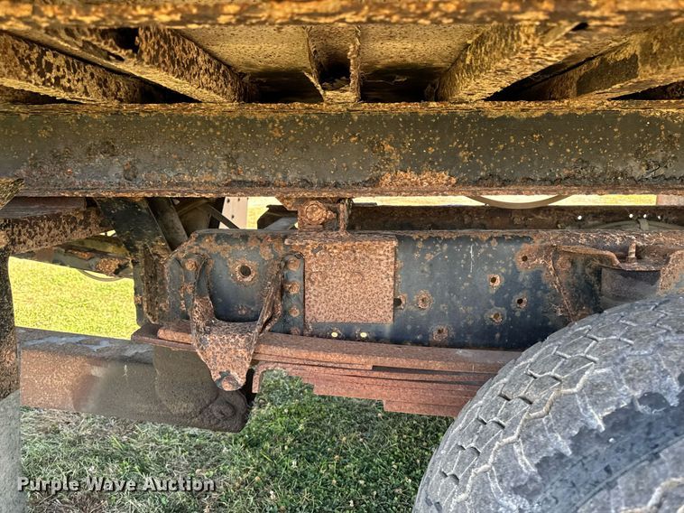 image for item EG6766 2000 Chevrolet C6500 rollback truck