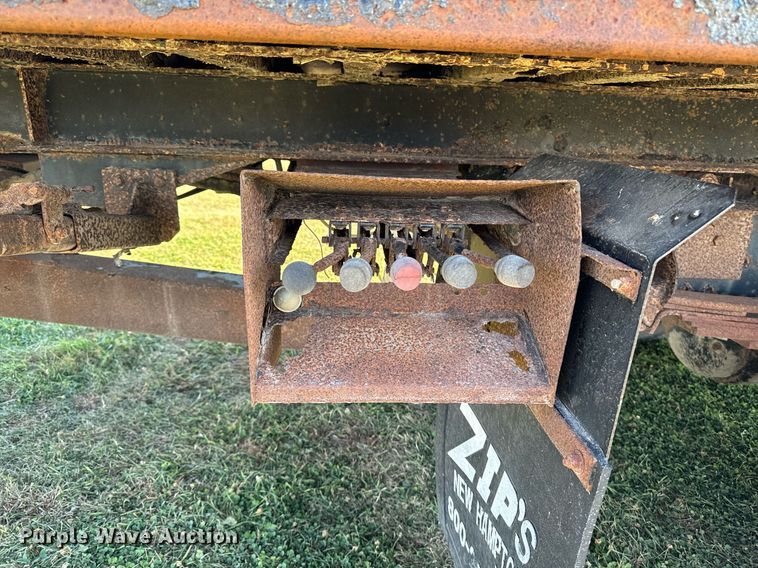 image for item EG6766 2000 Chevrolet C6500 rollback truck