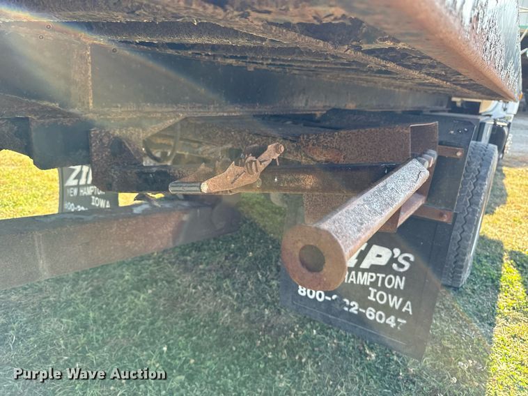 image for item EG6766 2000 Chevrolet C6500 rollback truck