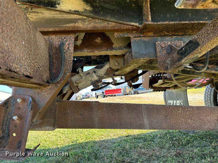 image for item EG6766 2000 Chevrolet C6500 rollback truck