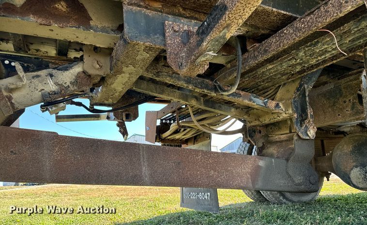 image for item EG6766 2000 Chevrolet C6500 rollback truck