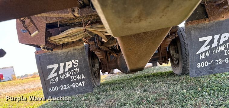 image for item EG6766 2000 Chevrolet C6500 rollback truck