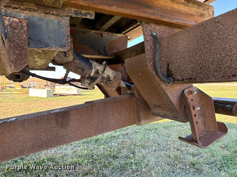 image for item EG6766 2000 Chevrolet C6500 rollback truck