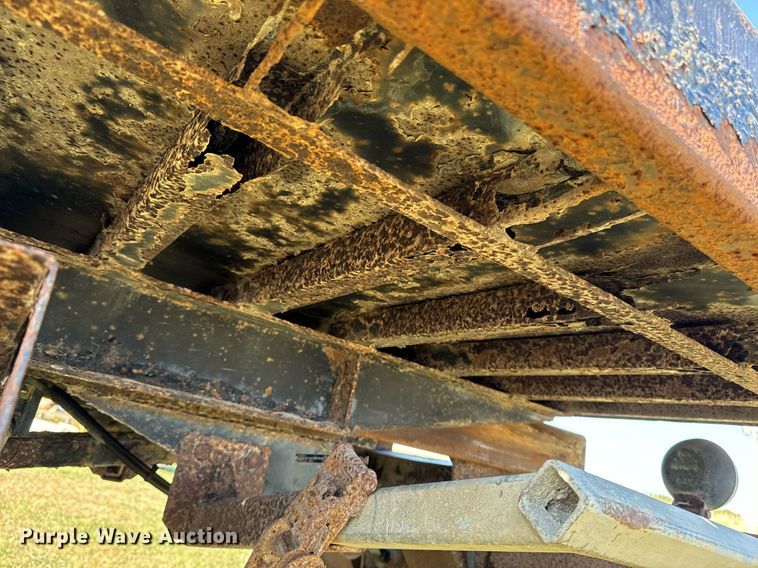 image for item EG6766 2000 Chevrolet C6500 rollback truck