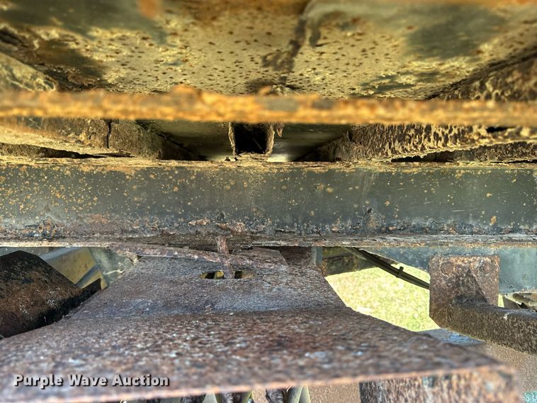 image for item EG6766 2000 Chevrolet C6500 rollback truck