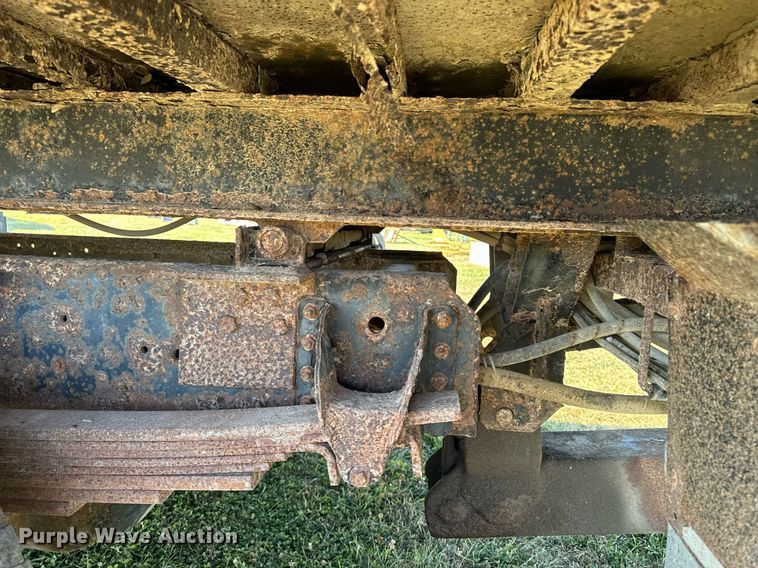 image for item EG6766 2000 Chevrolet C6500 rollback truck