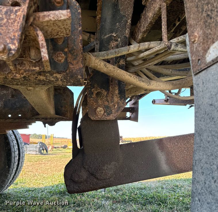 image for item EG6766 2000 Chevrolet C6500 rollback truck