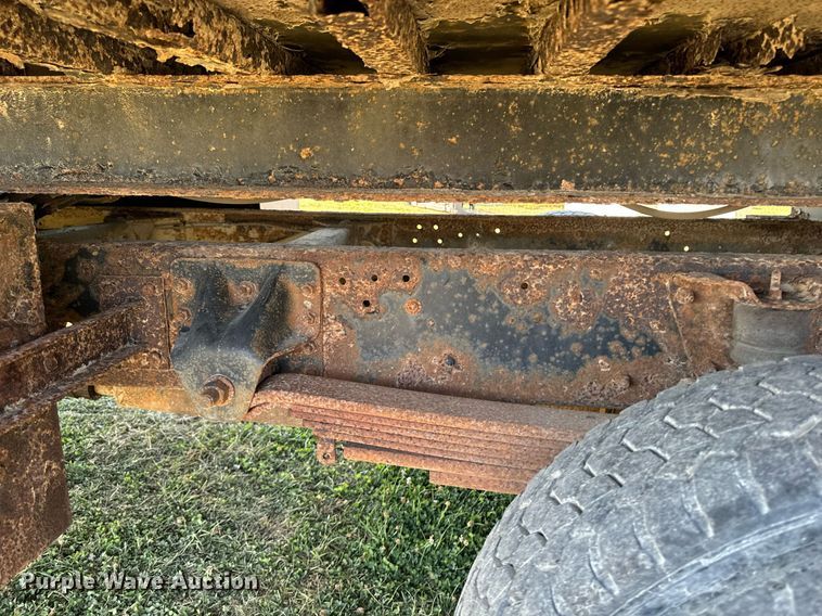 image for item EG6766 2000 Chevrolet C6500 rollback truck