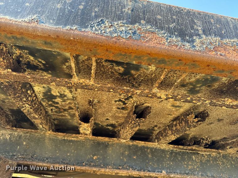 image for item EG6766 2000 Chevrolet C6500 rollback truck