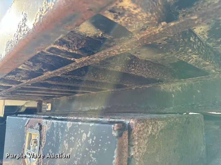 image for item EG6766 2000 Chevrolet C6500 rollback truck