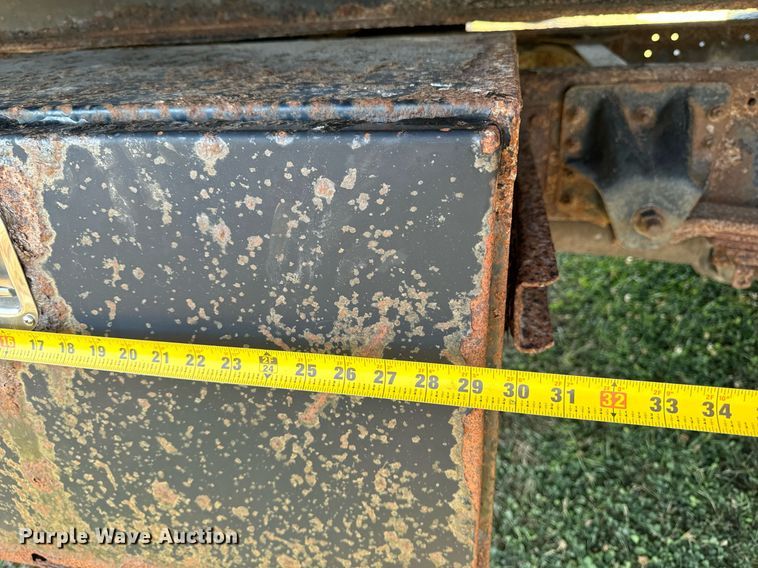 image for item EG6766 2000 Chevrolet C6500 rollback truck