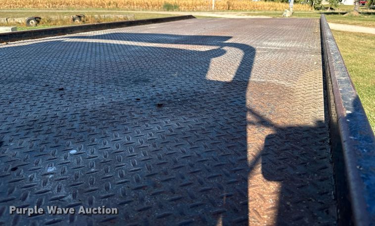 image for item EG6766 2000 Chevrolet C6500 rollback truck