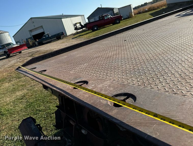 image for item EG6766 2000 Chevrolet C6500 rollback truck