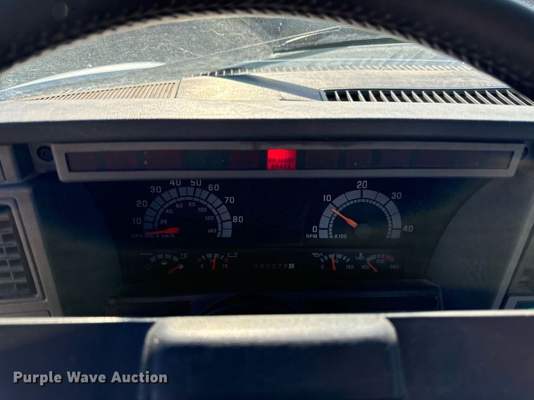 image for item EG6766 2000 Chevrolet C6500 rollback truck