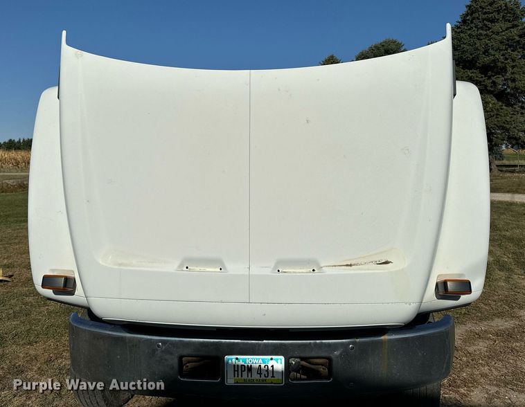 image for item EG6766 2000 Chevrolet C6500 rollback truck