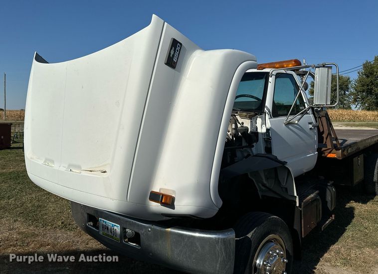 image for item EG6766 2000 Chevrolet C6500 rollback truck