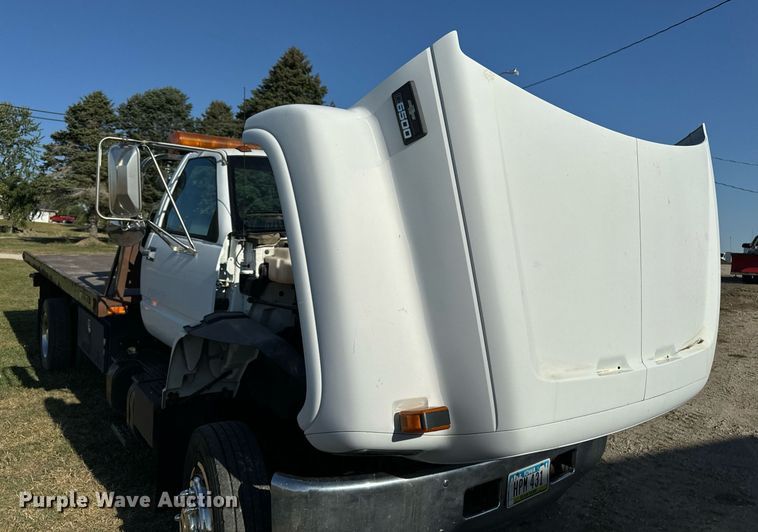 image for item EG6766 2000 Chevrolet C6500 rollback truck