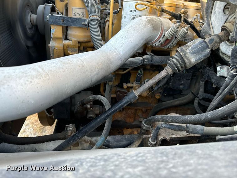 image for item EG6766 2000 Chevrolet C6500 rollback truck