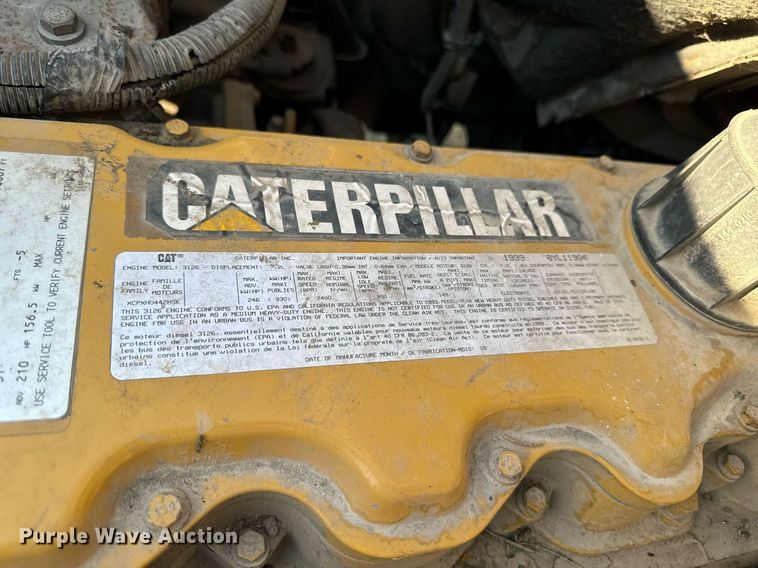 image for item EG6766 2000 Chevrolet C6500 rollback truck