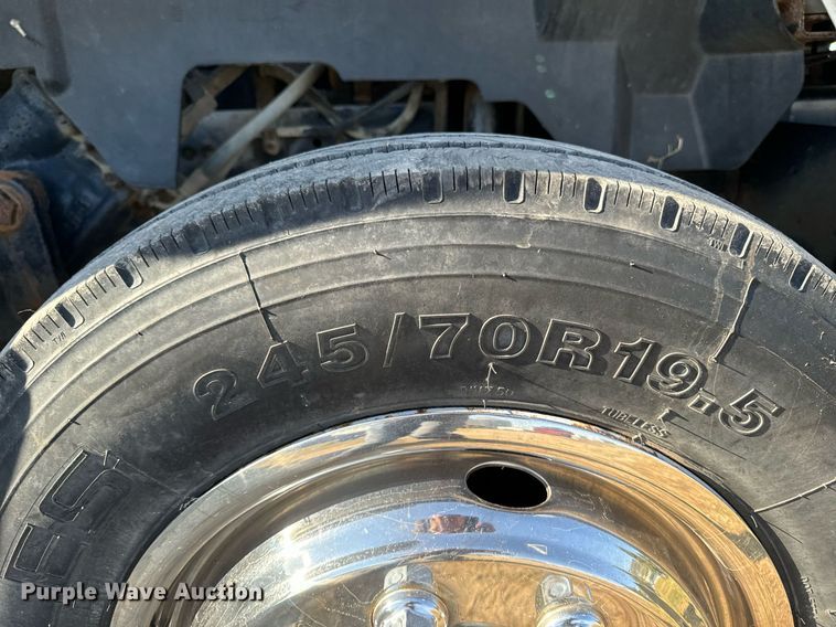 image for item EG6766 2000 Chevrolet C6500 rollback truck