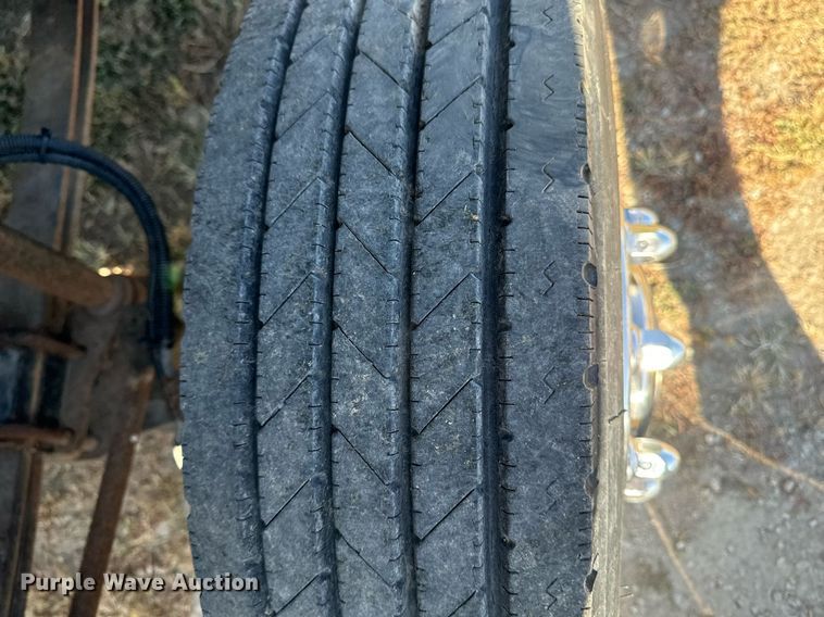 image for item EG6766 2000 Chevrolet C6500 rollback truck