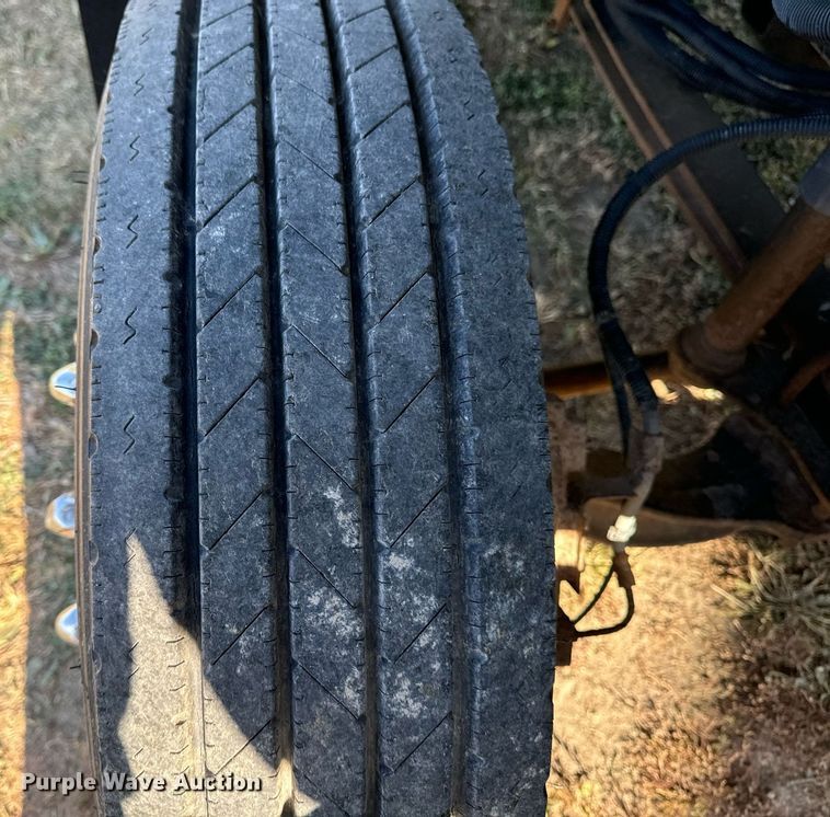 image for item EG6766 2000 Chevrolet C6500 rollback truck