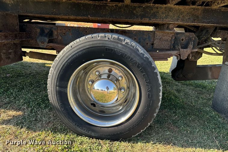 image for item EG6766 2000 Chevrolet C6500 rollback truck