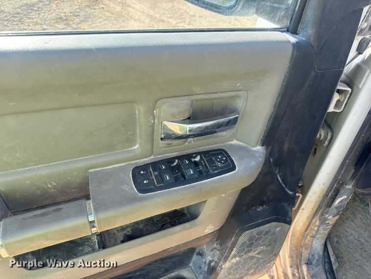 image for item EH7039 2011 Dodge Ram 1500 Quad Cab pickup truck