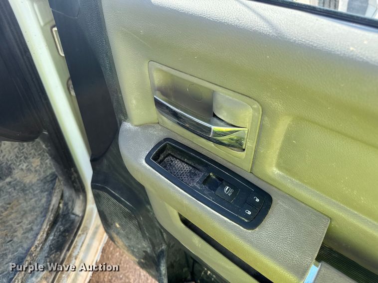 image for item EH7039 2011 Dodge Ram 1500 Quad Cab pickup truck