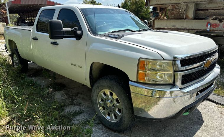 image for item EH7064 2014 Chevrolet  Silverado 2500HD Crew Cab pickup truck