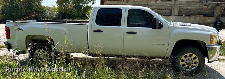 image for item EH7064 2014 Chevrolet  Silverado 2500HD Crew Cab pickup truck