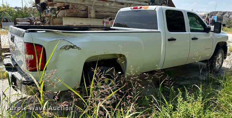image for item EH7064 2014 Chevrolet  Silverado 2500HD Crew Cab pickup truck