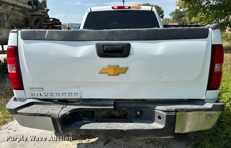 image for item EH7064 2014 Chevrolet  Silverado 2500HD Crew Cab pickup truck